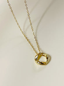  Gold Spinning Waltz Necklace